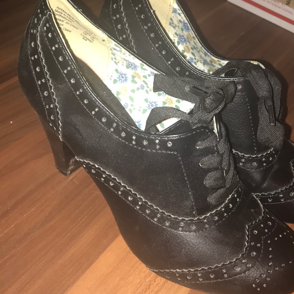 American eagle heels